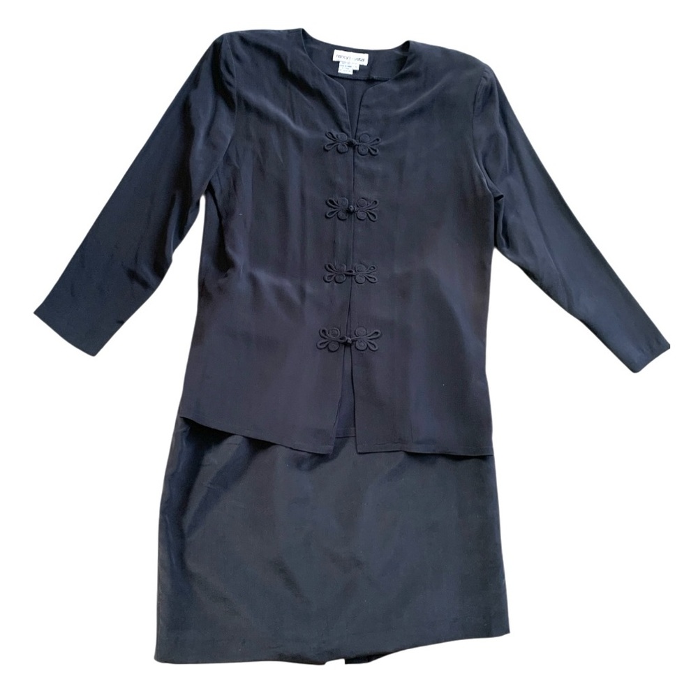 Nancy Crystal Black Silk Two-piece Skirt Suit w Frog Closure Top Women’s Size 12